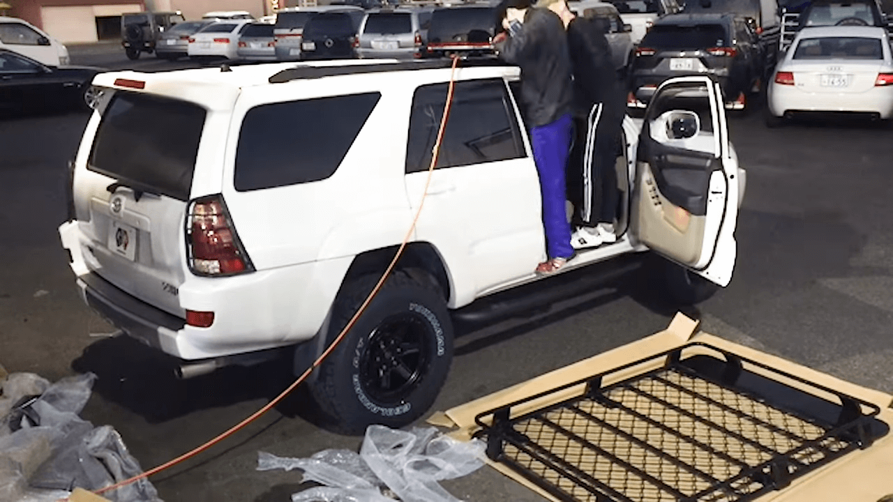 パーツ取り付け】215サーフにオージースタイルのルーフラックを  