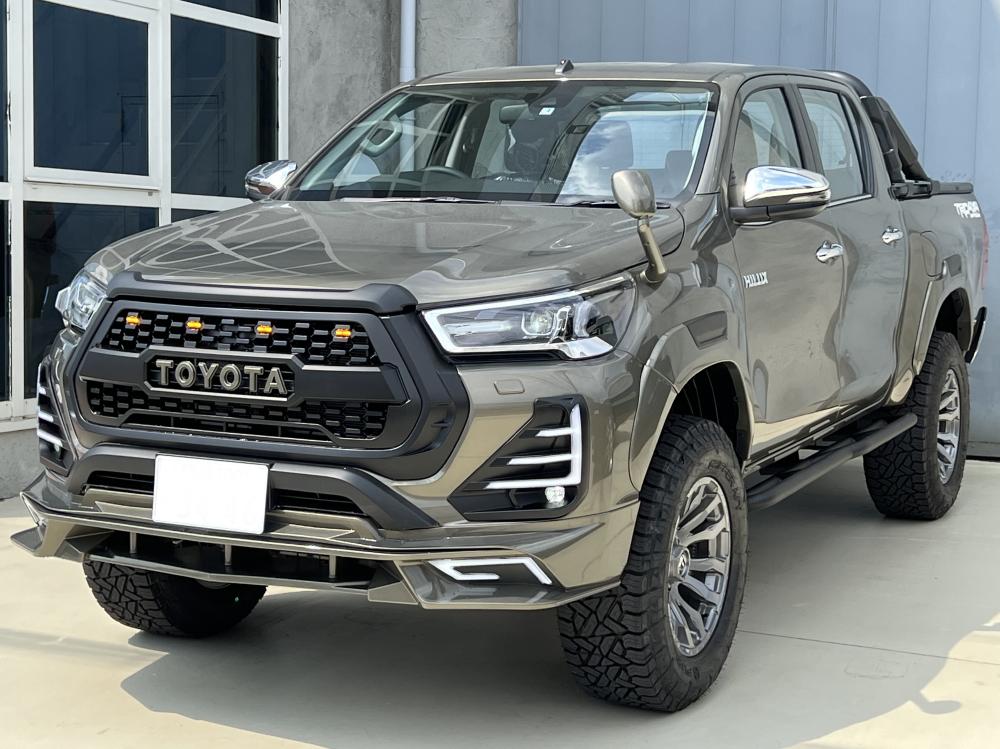 GI☆GEAR(ジーアイ・ギア)販売代理店】 TOYOTAレターグリル LEDマーカー付き HILUX REVO ハイラックス レボ GUN125  ピックアップ マイナーチェンジ後専用 2020年～ / オフロード車のカスタムパーツなら【dolonco】【公式】